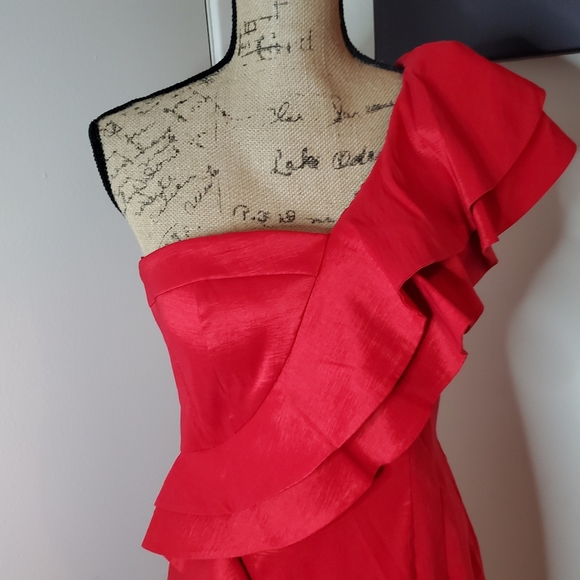 Jessica Simpson ruffled red dress - Picture 4 of 9